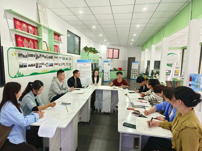 图片四.jpg 图片四.jpg