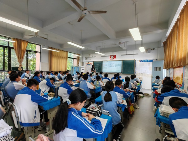 语文雷雨欣.jpg 语文雷雨欣.jpg