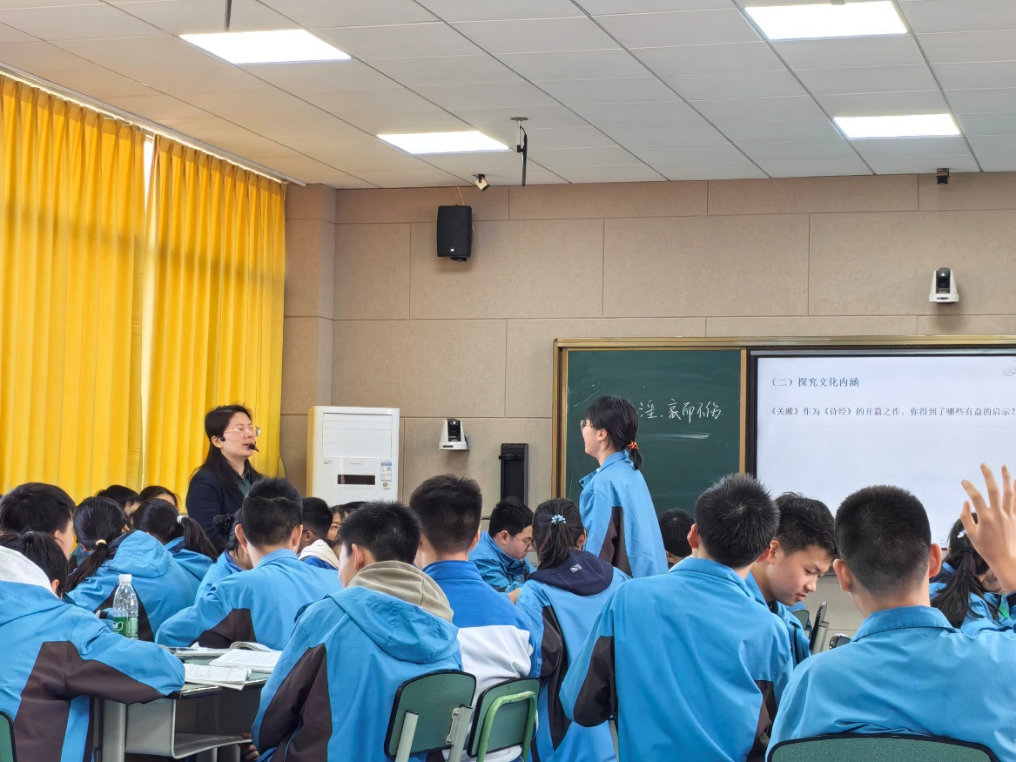 钟群.png 钟群.png